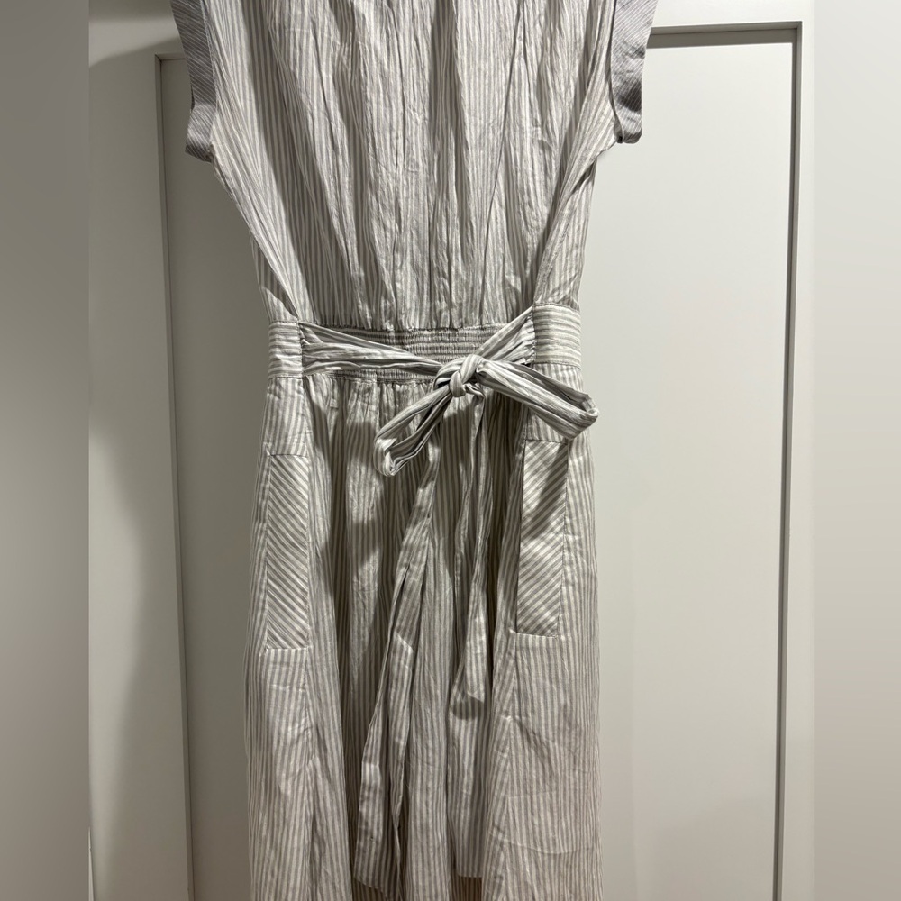 BCBG Maxazira Pinstripe V-Neck Dress Size 6 - Picture 2 of 9